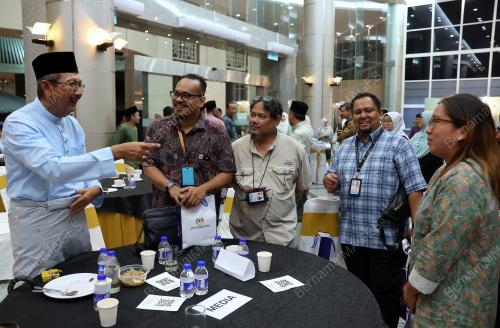 TAN SRI WAN AHMAD DAHLAN ABDUL AZIZ
