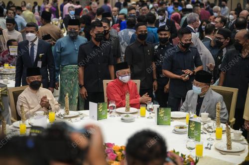DATUK SERI ISMAIL SABRI YAAKOB
