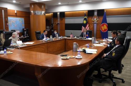 DATUK SERI HISHAMMUDDIN TUN HUSSEIN