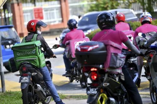 FOOD RIDER GRAB FOOD DAN FOOD PANDA SERAH MEMORANDUM