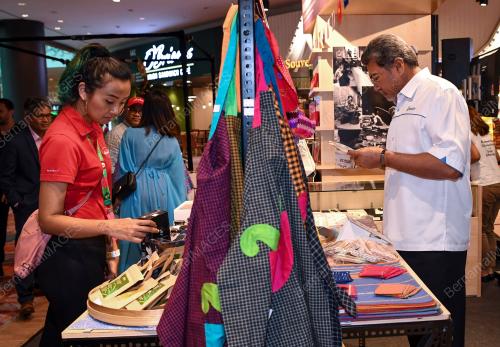 PTJ23_17112017_AIRASIA_BN201711151475