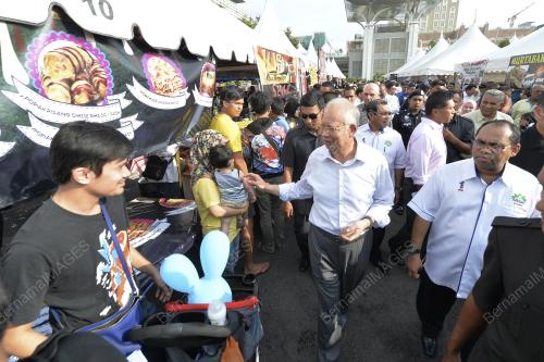 PTJ23_18062015_BAZAR