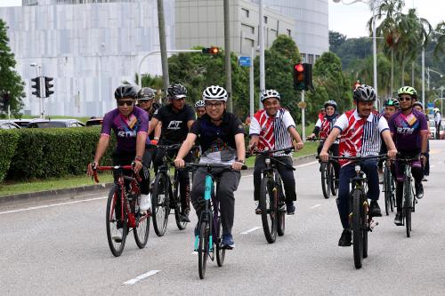 FAHMI FADZIL