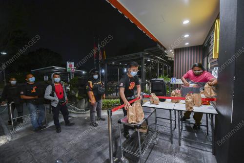 PKP 2.0 PERNIAGAAN MAKANAN BEROPERASI SEHINGGA 10 MALAM