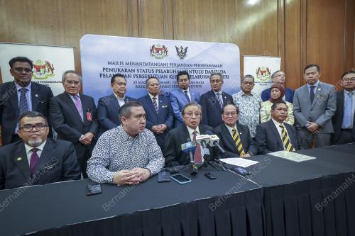 TAN SRI JOHARI TUN OPENG