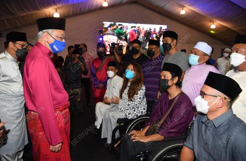 DATUK SERI ISMAIL SABRI YAAKOB
