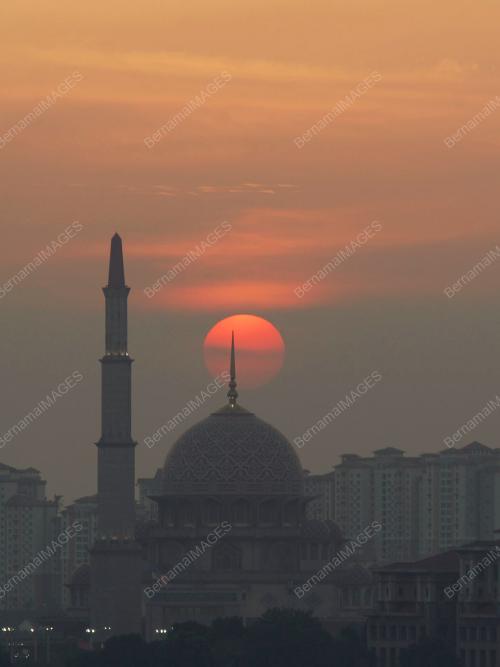 MATAHARI SENJA DI PUTRAJAYA