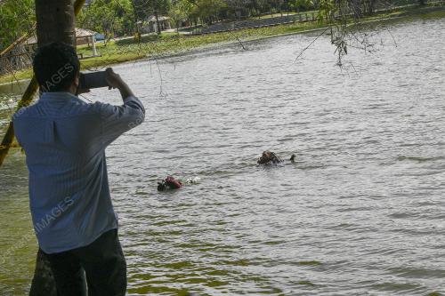 SEORANG LELAKI DIKHUATIRI LEMAS DI TAMAN TASIK CYBERJAYA