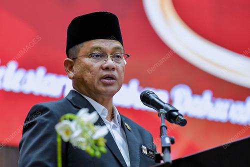 DATUK DR MOHD NA'IM MOKHTAR