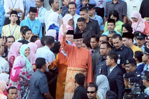 TUN ABDULLAH AHMAD BADAWI