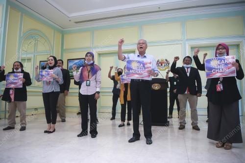 DATUK SERI ISMAIL SABRI YAAKOB