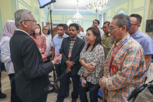 DATUK SERI ISMAIL SABRI YAAKOB