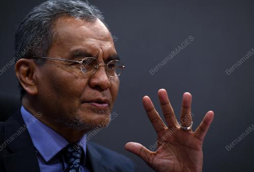 DATUK SERI DR DZULKEFLY AHMAD