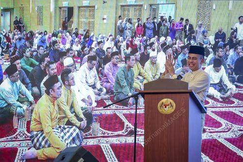 FAHMI FADZIL
