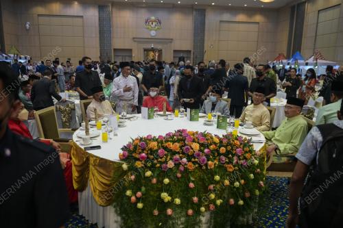 DATUK SERI ISMAIL SABRI YAAKOB