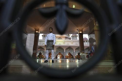 MASJID PUTRA TUTUP UNTUK ORANG AWAM