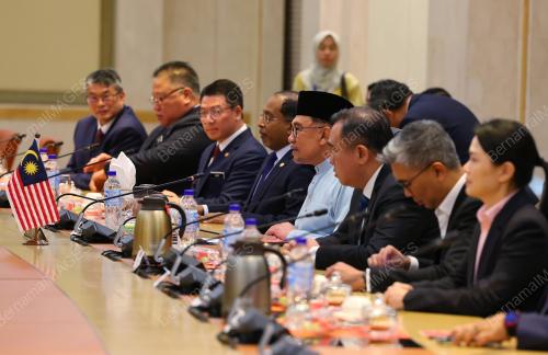 DATUK SERI ANWAR IBRAHIM