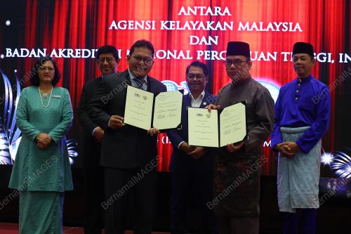 DATUK MUSTAPHA SAKMUD