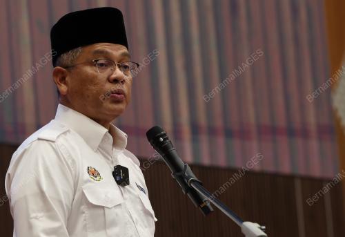 DATUK DR MOHD NA'IM MOKHTAR
