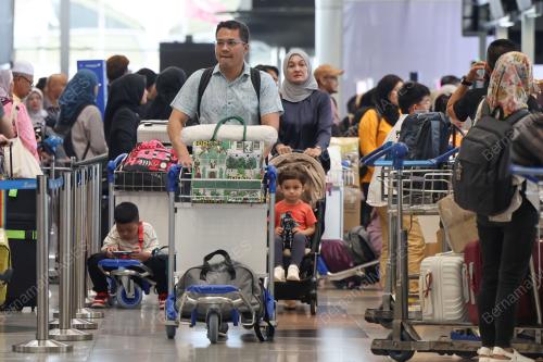 TINJAUAN KLIA TERMINAL 1