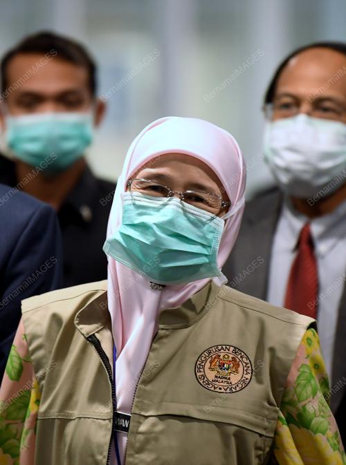 DATUK SERI DR WAN AZIZAH WAN ISMAIL