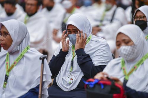 PETUGAS JEMAAH HAJI BERLEPAS KE MAKKAH