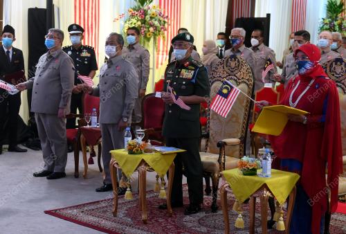 AL-SULTAN ABDULLAH RIÃ•AYATUDDIN AL-MUSTAFA BILLAH SHAH