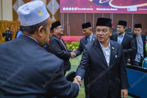 DATUK DR MOHD NA'IM MOKHTAR