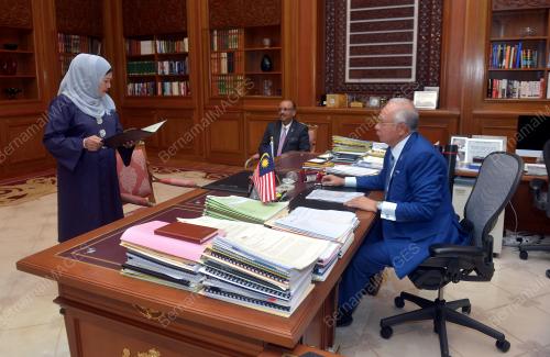 PTJ25_02102017_ANGKAT_SUMPAH