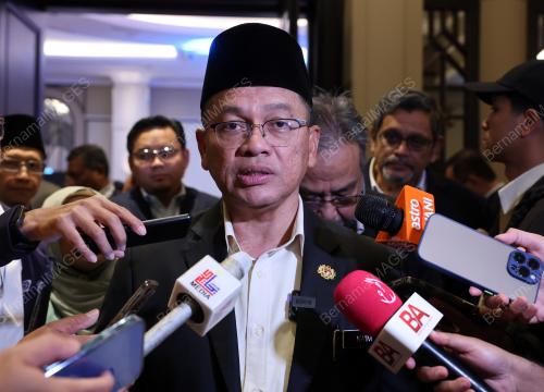 DATUK DR MOHD NA'IM MOKHTAR