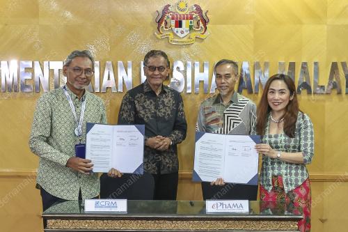 DATUK SERI DR DZILKEFLY AHMAD