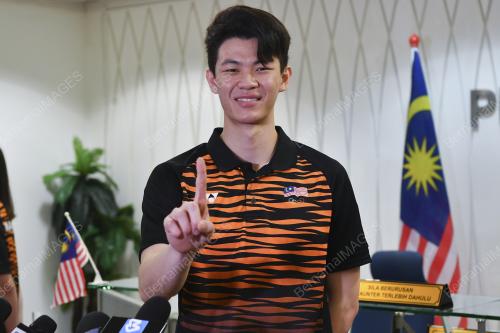 DATUK SERI REEZAL MERICAN NAINA MERICAN