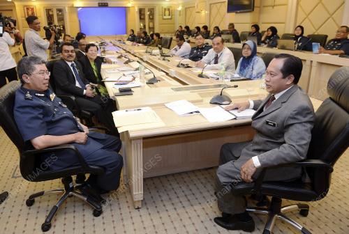 PTJ25_06012014_GST