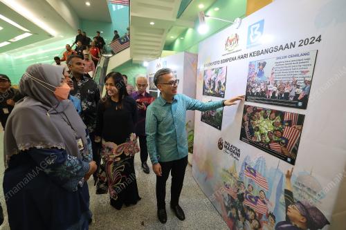 FAHMI FADZIL