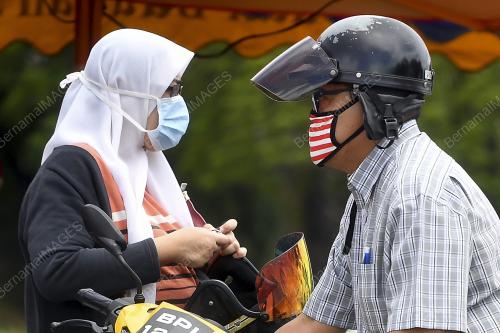 KERAJAAN AKAN AGIHKAN TOPENG MUKA PERCUMA