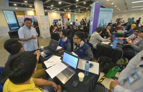 PTJ25_11082017_HACKATHON