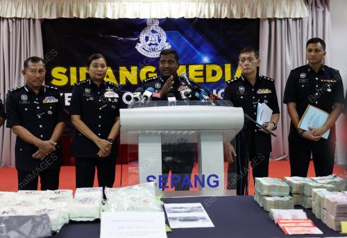 DATUK HUSSEIN OMAR KHAN