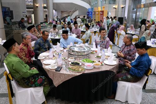TAN SRI WAN AHMAD DAHLAN ABDUL AZIZ