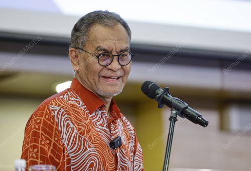 DATUK SERI DR DZULKEFLY AHMAD