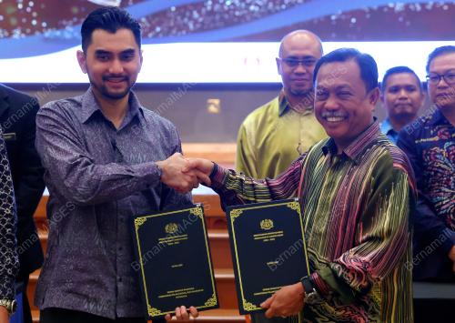 KHAIRUL FIRDAUS AKBAR KHAN