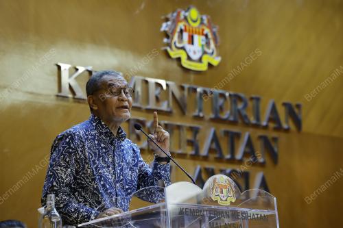 DATUK SERI DR DZULKEFLY AHMAD