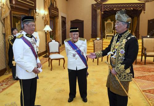 AL-SULTAN ABDULLAH RI'AYATUDDIN AL-MUSTAFA BILLAH SHAH 
