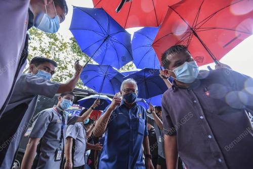 DATUK SERI HAMZAH ZAINUDDIN