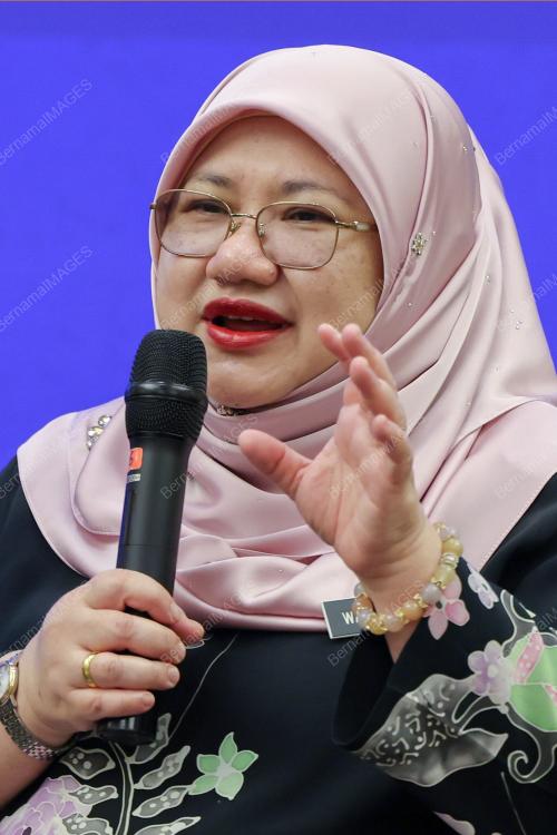 DATUK SERI WAN SURAYA WAN MOHD RADZI