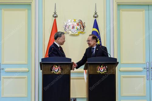 DATUK SERI ANWAR IBRAHIM