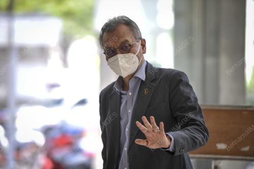 DATUK SERI DR DZULKEFLY AHMAD
