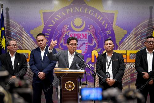 TAN SRI AZAM BAKI
