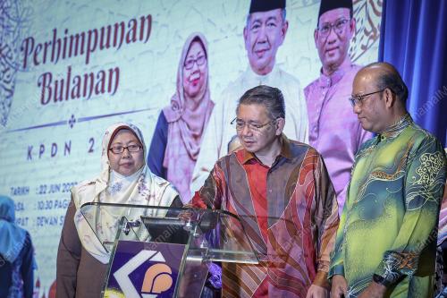 DATUK SERI SALAHUDDIN AYUB
