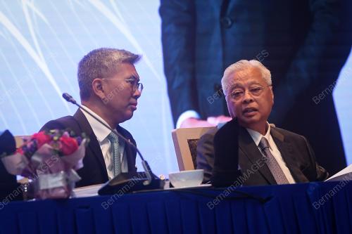 DATUK SERI ISMAIL SABRI YAAKOB