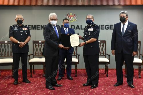 DATUK SERI HAMZAH ZAINUDDIN